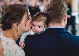 Hochzeitsbilder mit Baby Eyserhof Bruiloft