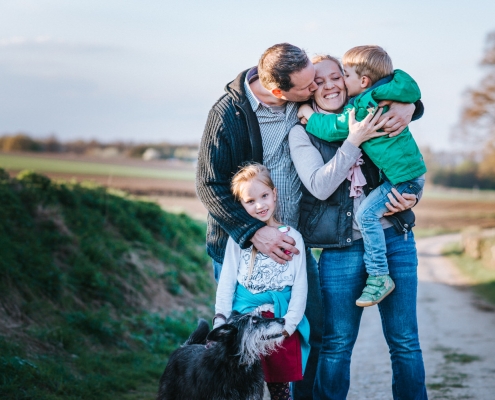 Familienbild mit Hund in Aachen