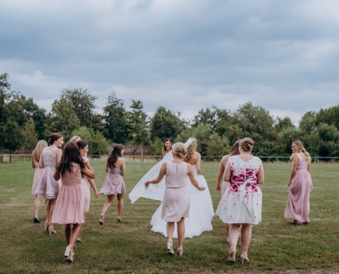 Gruppenbild Braut mit den Freundinnen