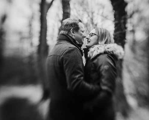 Schwarzweiß Paarbild mit Lensbaby fotografiert